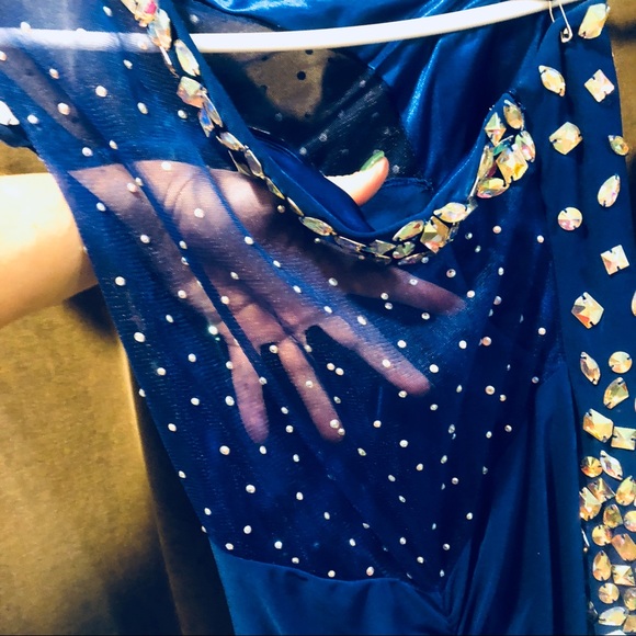 Formal full length prom gown. Blue w/iridescent - Picture 6 of 7